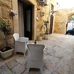 Rubini's House בית הארחה 3*