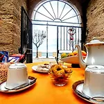 Rubini's House בית הארחה 3*